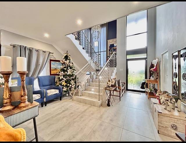 4 BEDROOM HOUSE FOR SALE IN EVERGLADES ESTATE